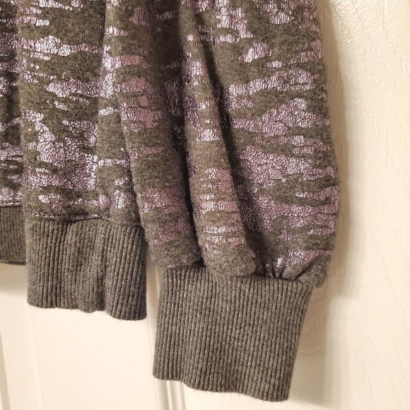 JANE and DELANCEY GRAY METALLIC PURPLE RIBBED CREWNECK SWEATSHIRT WOMENS SMALL - Picture 4 of 8